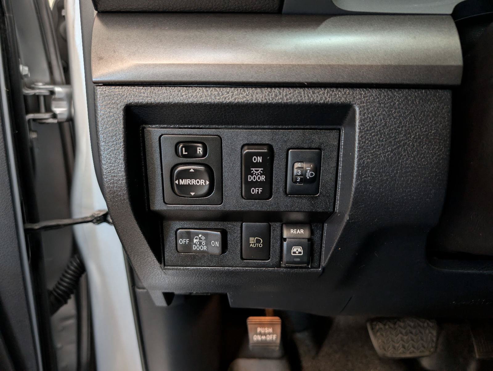 Used 2018 Toyota Tundra SR5 w/ SR5 Upgrade Package AWD/4WD image 16