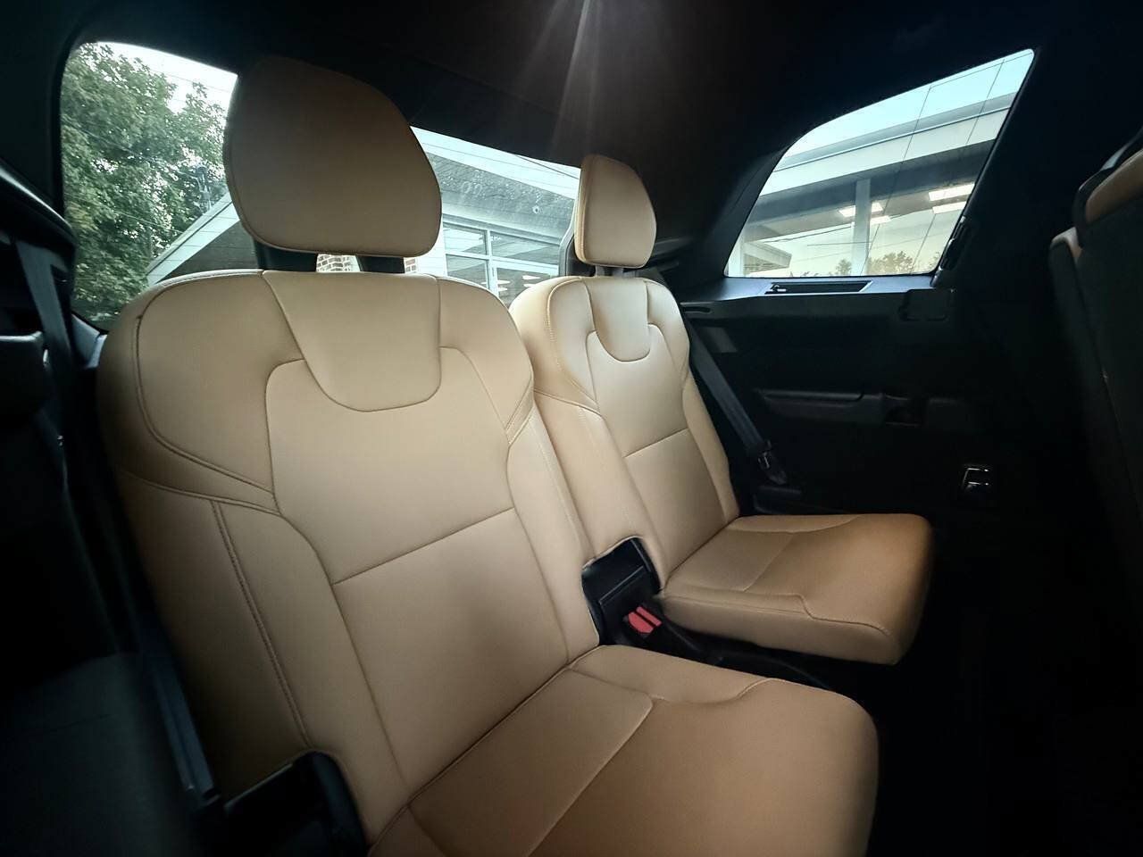 Used 2018 Volvo XC90 T6 Momentum w/ Convenience Package AWD/4WD image 26