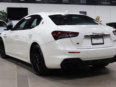 Used 2022 Maserati Ghibli Modena Q4 AWD/4WD image 3