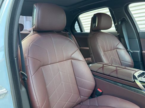 Used 2024 BMW 740i w/ M Sport Professional Package RWD image 42