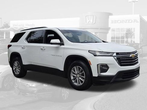 Used 2023 Chevrolet Traverse LT FWD image 4