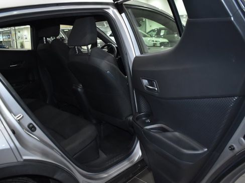 Used 2018 Toyota C-HR XLE image 27