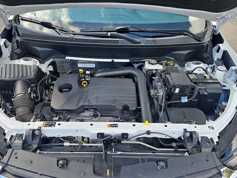 Used 2023 Chevrolet Equinox LS image 17