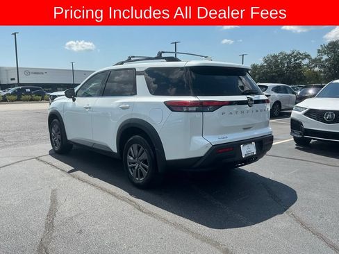 Used 2025 Nissan Pathfinder SV FWD image 3