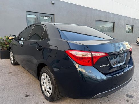 Used 2018 Toyota Corolla XLE image 2