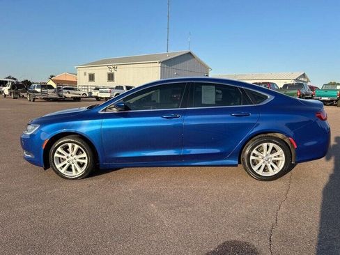 Used 2016 Chrysler 200 Limited FWD image 2