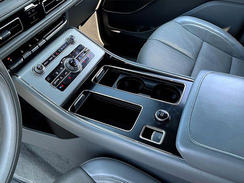 Used 2020 Lincoln Aviator Reserve image 15