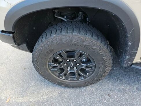 Used 2023 Chevrolet Silverado 1500 ZR2 w/ Technology Package image 7