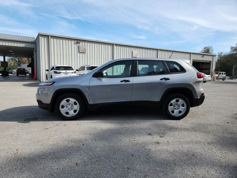 Certified 2017 Jeep Cherokee Sport image 6