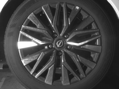 Used 2025 Nissan Altima 2.5 SV FWD image 15