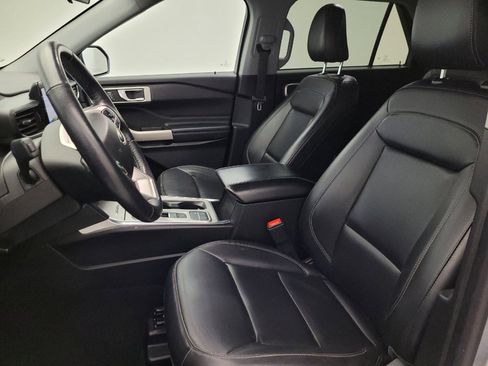 Used 2023 Ford Explorer XLT w/ Equipment Group 202A RWD image 17