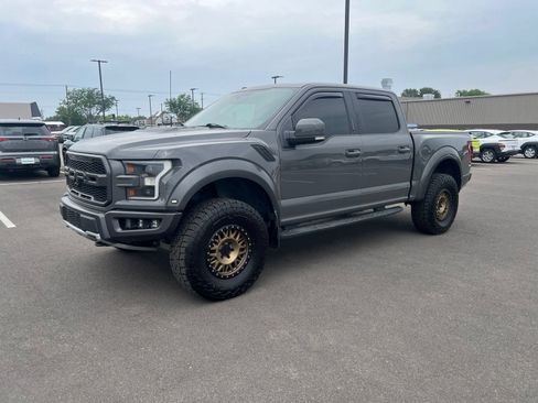 Used 2018 Ford F150 Raptor w/ Equipment Group 802A Luxury AWD/4WD image 9