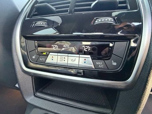 Used 2023 BMW X7 xDrive40i w/ Premium Package AWD/4WD image 33