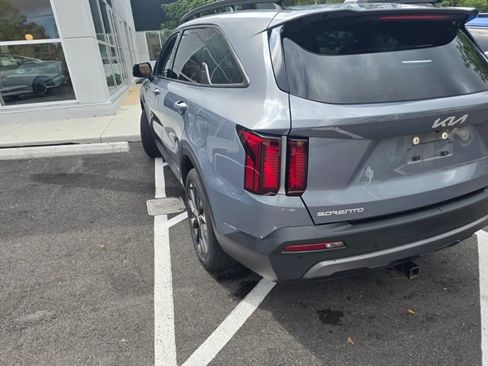 Certified 2023 Kia Sorento X-Line EX AWD/4WD image 3