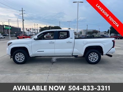 Certified 2026 Toyota Tacoma SR5 AWD/4WD image 2