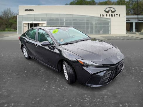 Used 2025 Toyota Camry LE FWD image 2