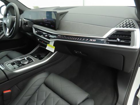 Certified 2026 BMW X5 sDrive40i w/ Climate Comfort Package image 18