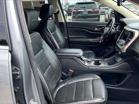 Used 2022 GMC Acadia Denali w/ Denali Technology Package FWD image 8