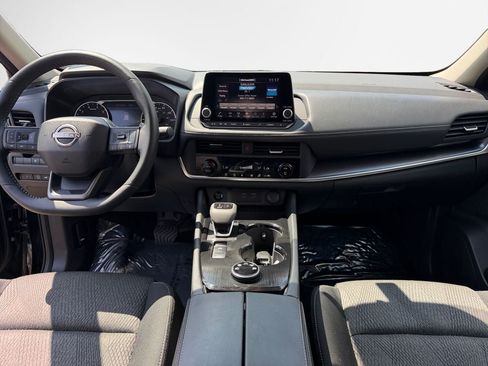 Used 2026 Nissan Rogue SV AWD/4WD image 16