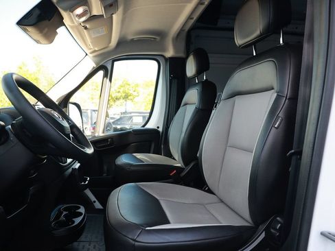 Used 2026 RAM ProMaster 2500 w/ Convenience Group FWD image 17