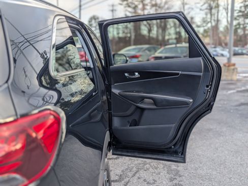 Used 2019 Kia Sorento S image 37