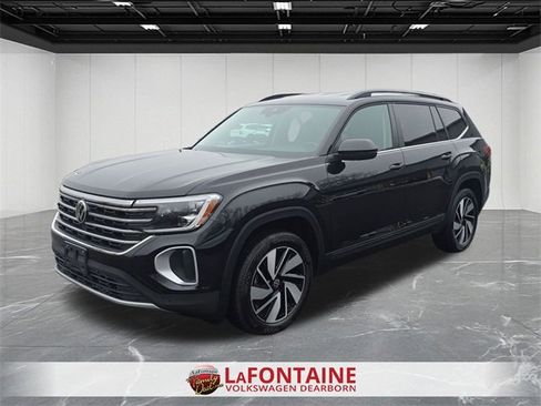 Certified 2025 Volkswagen Atlas SE image 1