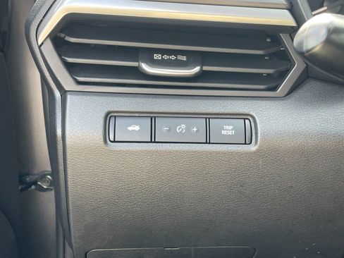 Used 2025 Nissan Altima 2.5 SV FWD image 29