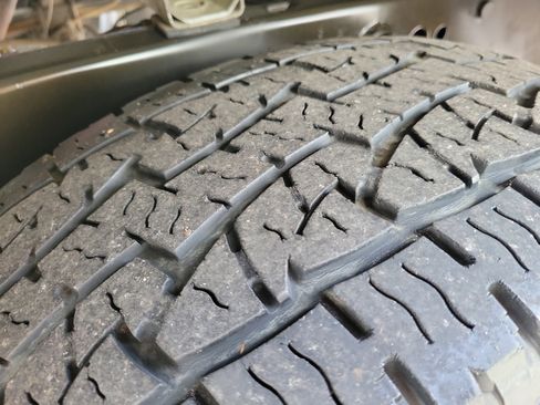 Used 2019 Nissan Frontier PRO-4X image 9