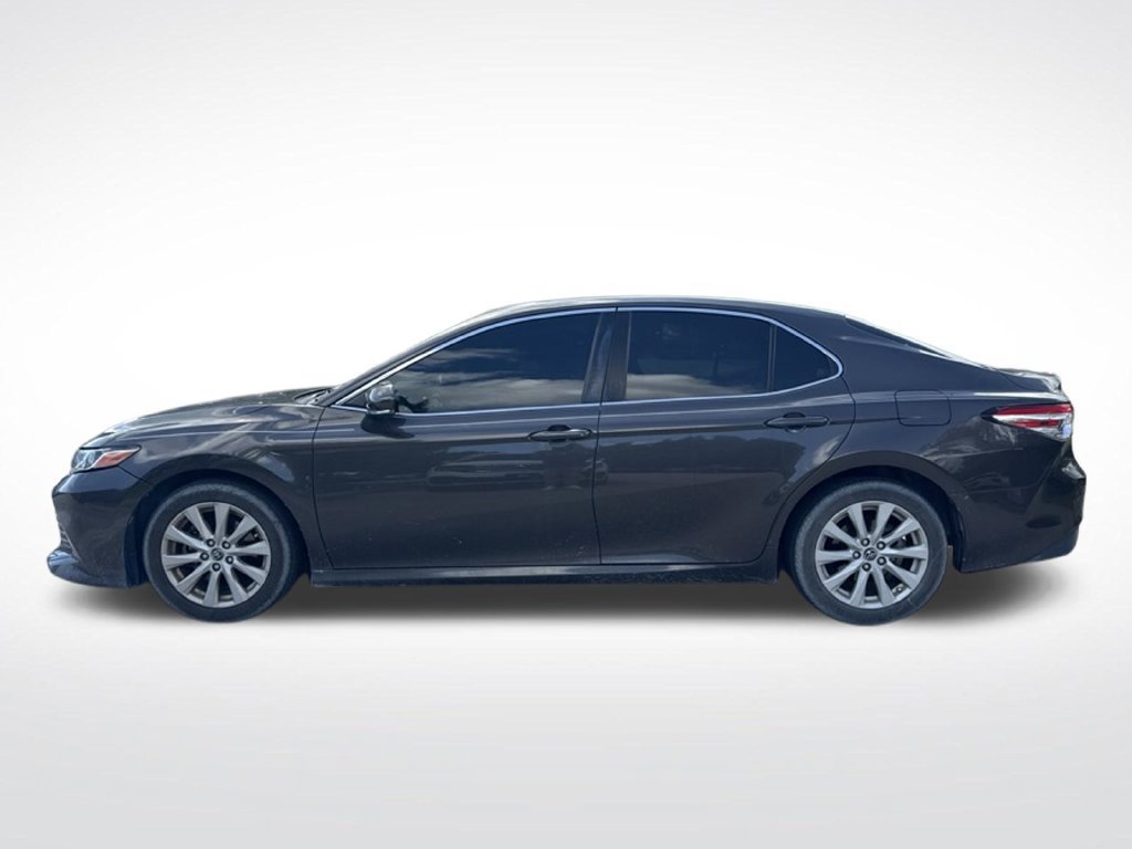 Used 2018 Toyota Camry LE w/ Convenience Package FWD image 8