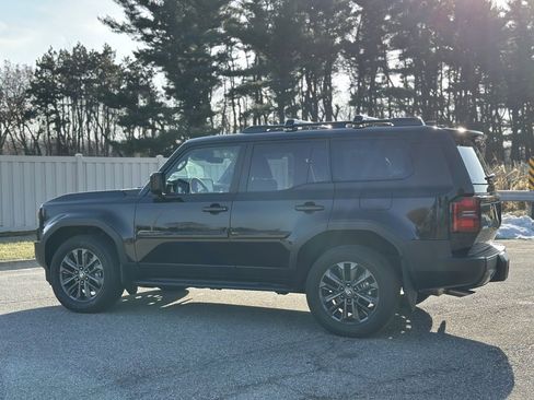 Used 2025 Toyota Land Cruiser image 5