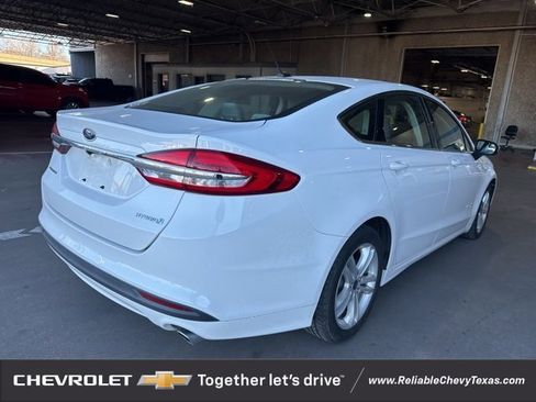 Used 2018 Ford Fusion S image 4