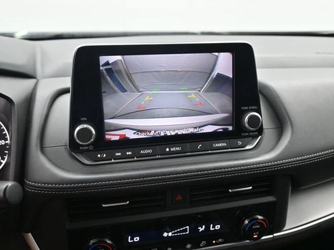 Used 2024 Nissan Rogue SV FWD image 15