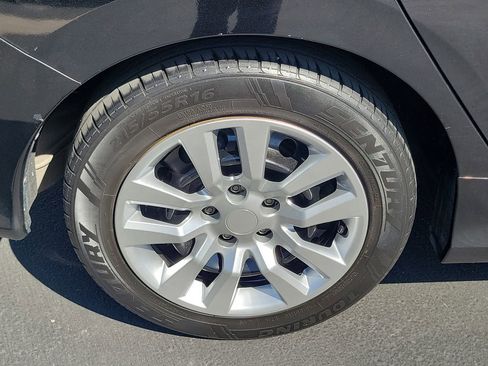 Used 2017 Honda Civic LX image 7