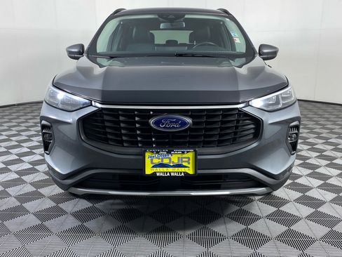 Used 2025 Ford Escape Platinum AWD/4WD image 2