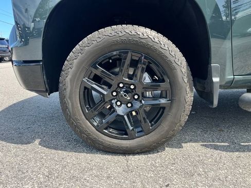 Used 2025 Chevrolet Silverado 1500 LT Trail Boss w/ Convenience Package II AWD/4WD image 9
