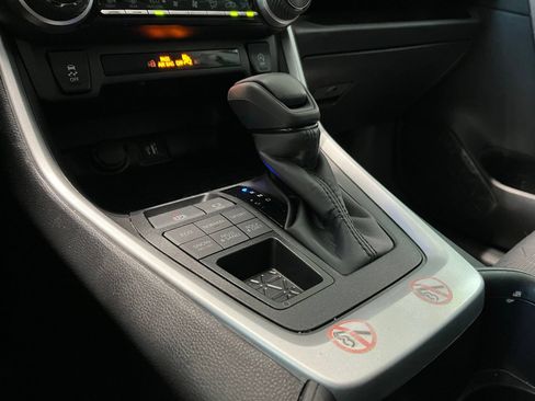 Used 2025 Toyota RAV4 XLE AWD/4WD image 25