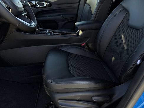 New 2026 Jeep Compass Latitude AWD/4WD image 19