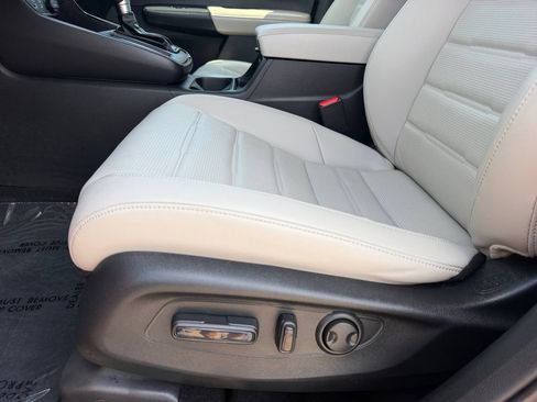 Used 2025 Honda CR-V EX-L image 11