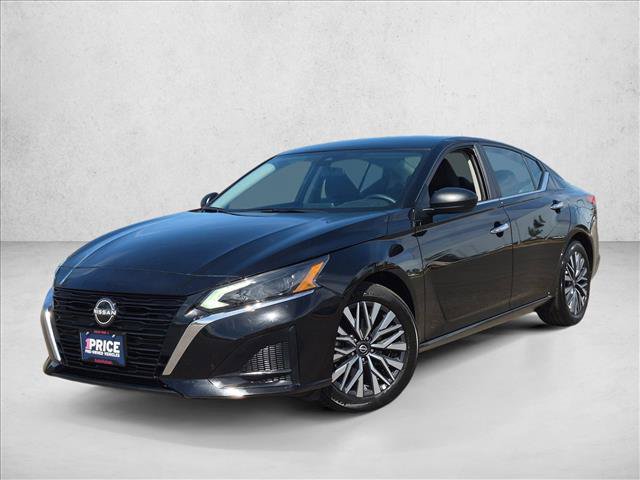 Used 2025 Nissan Altima 2.5 SV FWD image 2