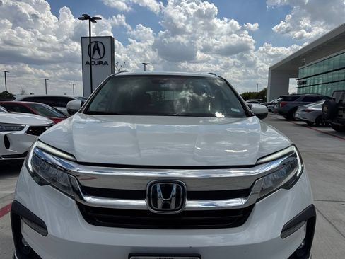 Used 2021 Honda Pilot Touring image 2