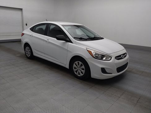 Used 2015 Hyundai Accent GLS FWD image 11
