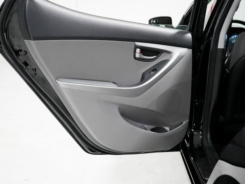 Used 2014 Hyundai Elantra SE w/ Option Group 02 image 29