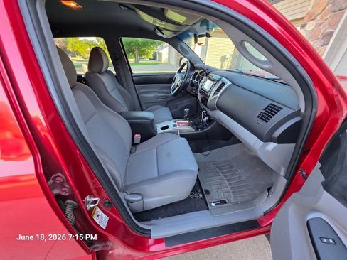 Used 2015 Toyota Tacoma 4x4 Double Cab w/ TRD Sport Package image 21