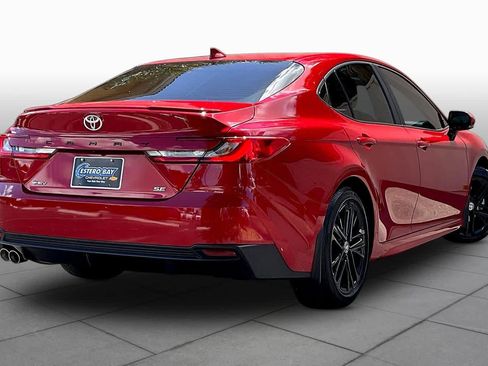 Used 2025 Toyota Camry SE image 13