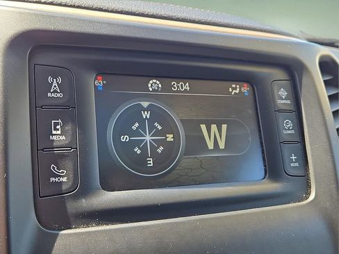 Used 2015 Jeep Cherokee Latitude w/ Comfort/Convenience Group AWD/4WD image 19
