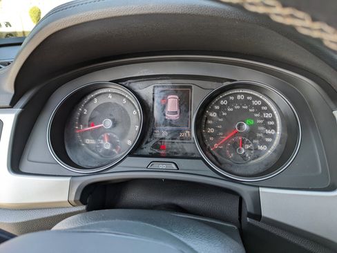 Used 2021 Volkswagen Atlas SE image 28