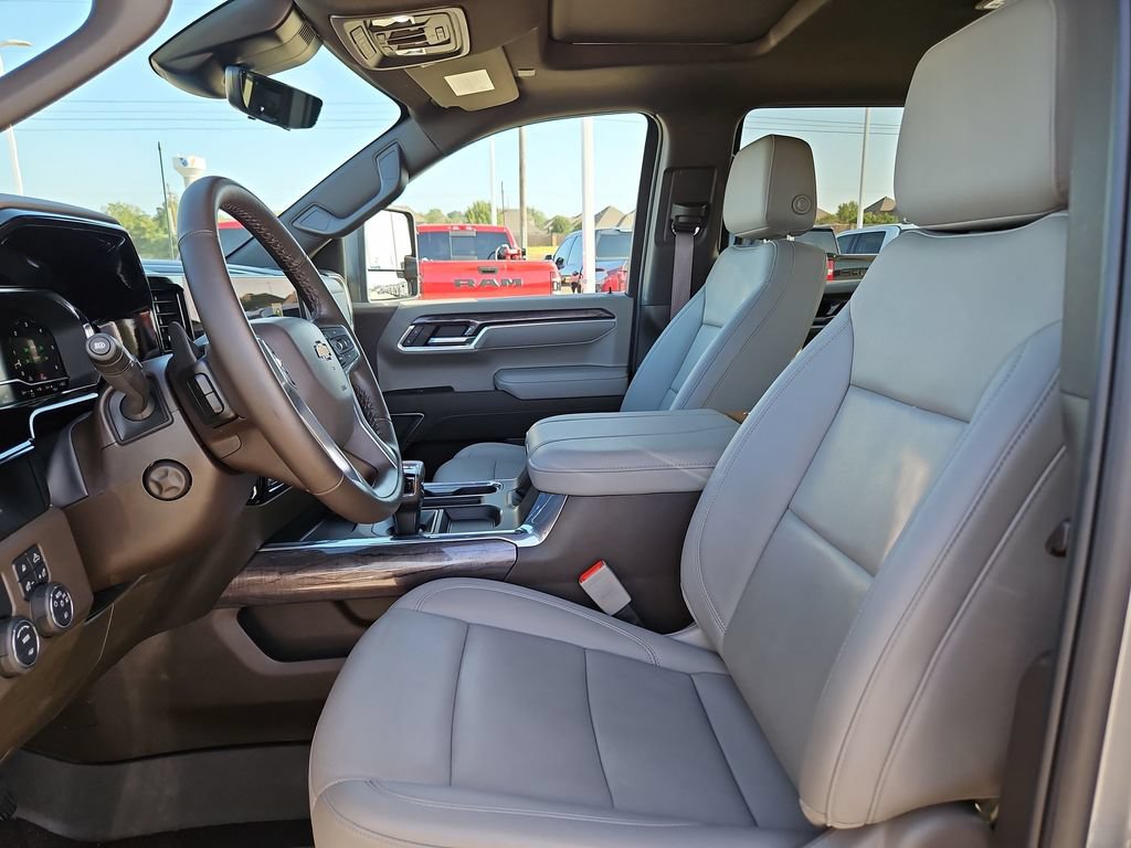 Used 2024 Chevrolet Silverado 1500 LTZ w/ LTZ Premium Texas Edition RWD image 9
