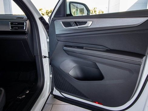 New 2026 Volkswagen Atlas Cross Sport SE image 43