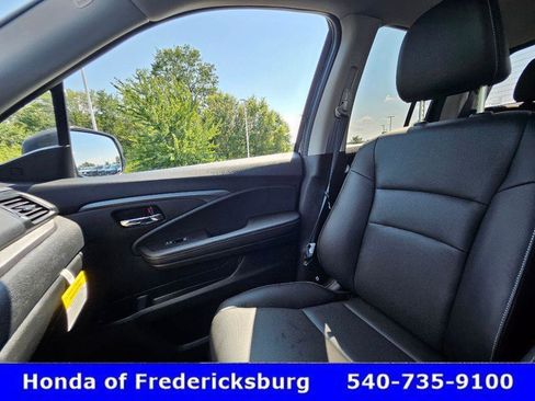 Certified 2025 Honda Ridgeline RTL image 33