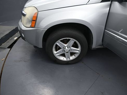 Used 2005 Chevrolet Equinox LT w/ Preferred Equipment Group AWD/4WD image 12